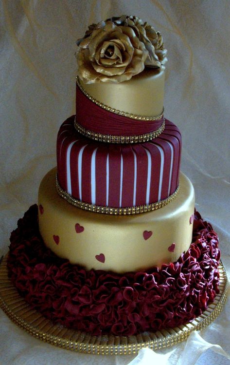 Gold And Burgundy Wedding, Burgundy Wedding Cake, Quinceanera Cakes, Wedding Cakes With Cupcakes, Gold Wedding Cake, Gold Cake, Awesome Cakes, Cool Cakes, Julia Child