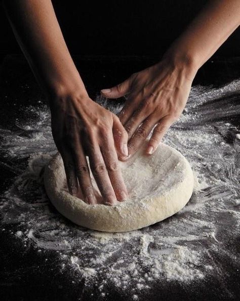 Creative Studio @sooseow Neapolitan Pizza Dough Recipe, Perfect Pizza Dough, Pizza Photo, Perfect Pizza, Homemade Pizza Dough, Perfect Pies, Italian Pizza, Private Chef, Pizza Recipes Dough