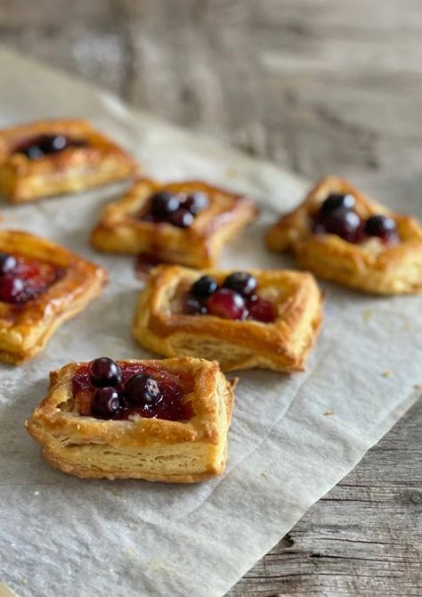 Puff Pastry Berry Tarts - My Easy Cooking