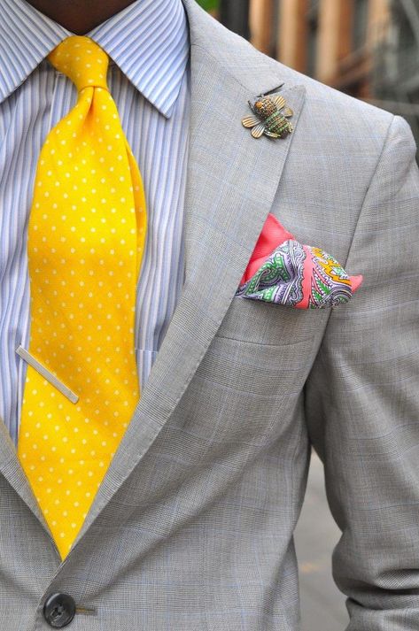 Terno Slim, A Man In A Suit, Style College, Man In A Suit, Dress Shirt And Tie, Yellow Tie, Mens Fashion Blog, Yellow Shirt, Yellow Ties