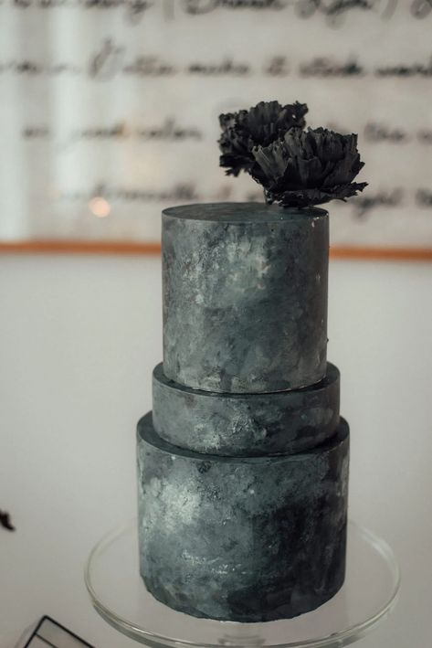 concrete wedding cake Concrete Wedding Cake, Pagan Wedding Dresses, Concrete Wedding, Dessert Table Ideas, Textured Wedding Cakes, Traditional Ideas, Spring Wedding Color Palette, Biker Wedding, Cake Tips