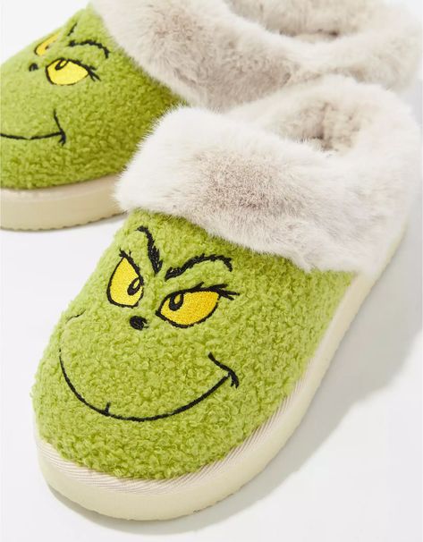 Grinch Slippers, Christmas Slippers, Cozy Day, Comfy Slippers, Soft Slippers, Slide Slippers, Fuzzy Slippers, Shoes Collection, Women's Slippers