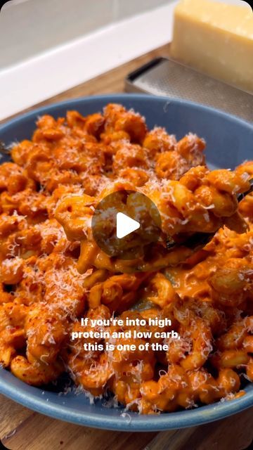 Arash Hashemi on Instagram: "💥LOWCARB HIGH PROTEIN PASTA with @kaizenfoodco  . This 3 ingredient pasta sauce is going to change your life - it is SO easy and SO good. . To make it lowcarb and high protein, I used my Kaizen lowcarb pasta. It has just 6 net carbs and packs 20 grams of protein a serving! Use code SHREDHAPPENS to save 20% on our site. . Here is how to make it: . 1.The sauce: bring a pan to medium heat. Add 3 tbsp gochujang, 2 tbsp tomato paste, and 1 cup of cream. Give it a really good mix until everything is well incorporated and it turns into a beautiful orange color, this goes quick. Optional: you can add 1/3 to 1/2 cup of shredded parmesan to the sauce, too. . 2.Prepare your favorite pasta. To make this high protein and lowcarb, I used my Kaizen pasta but you can use any 3 Ingredient Pasta, Lowcarb High Protein, High Protein Pasta, Good To Make, 20 Grams Of Protein, Protein Pasta, Net Carbs, The Sauce, 3 Ingredient