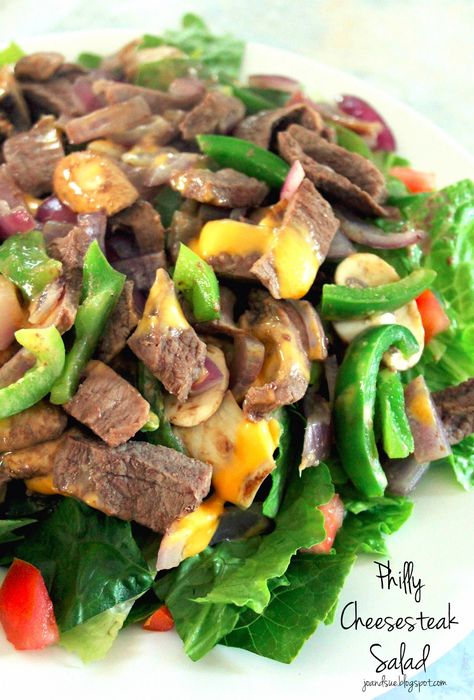 Philly Cheesesteak Salad by joandsue.blogspot.com Make A Salad, Grilled Salad, Mushrooms And Onions, Philly Steak, Healthy Paleo Recipes, Savory Salads, Cheese Steak, Green Peppers, Slaw Recipes