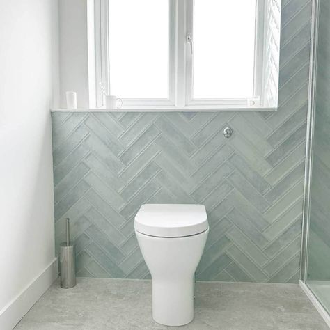 Herringbone Tile Shower Wall, Herringbone Bathroom Wall, Shower Feature Wall, Bathroom Feature Wall Tile, Wall Tiles Bathroom, Wall Tiles Kitchen, Aqua Tiles, Brick Wall Tiles, Green Tile Bathroom