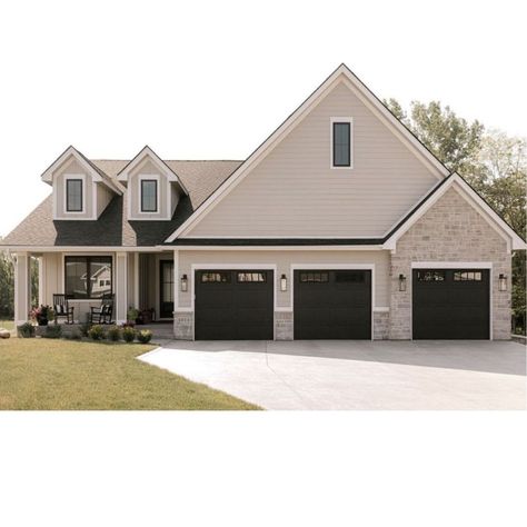 exterior-house-color-trends-curb-appeal-debi-collinson-add-value-to-your-home Paint Color Trends, Outside House Colors, Exterior House Paint Color, Colors For Home, Gray House Exterior, Exterior House Paint, White Exterior Houses, Lake Houses Exterior, Vinyl House