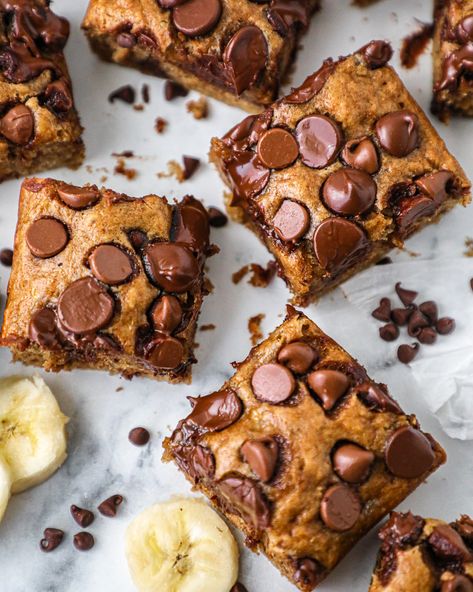 Healthy Banana Recipes, Banana Bread Brownies, Delicious Banana Bread, Banana Split Dessert, How To Make Brownies, Banana Nut Muffins, Banana Oatmeal Cookies, Dairy Free Chocolate Chips, Fruit Dessert Recipes