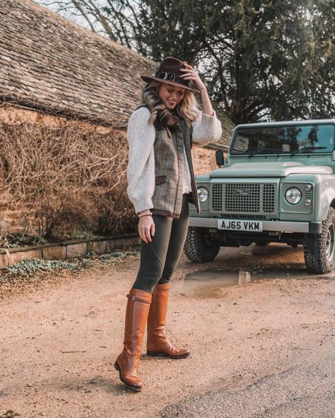 Fashion Mumbler, Country Girl Aesthetic, Fashion Mumblr, Countryside Style, Fall Photos, Winter Is Coming, Country Girls, The Fool, Riding Boots