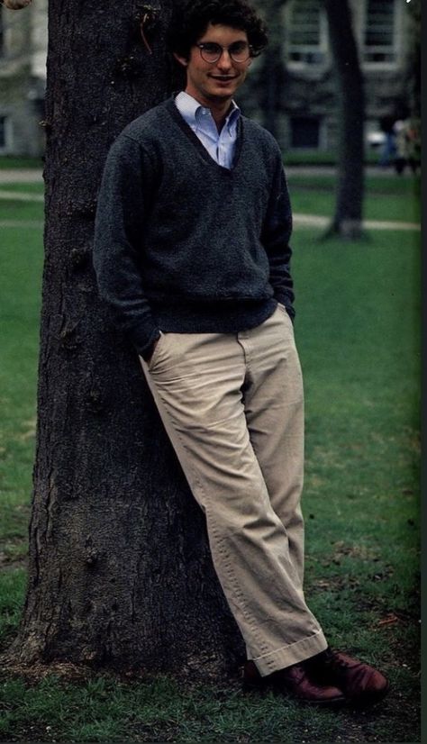 Preppy Aesthetic Ivy League, Casual 80s Outfits, 80s Preppy Fashion, Grandpa Fashion, Movie Dialogues, Preppy Men, Shirts Style, Aesthetic Outfits Men, Preppy Stuff