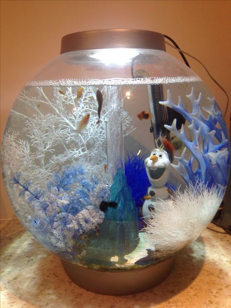 Reef biorb with Disney Frozen ornaments , a Christmas fish tank . Disney Fish Tank, Christmas Fish Tank, Biorb Fish Tank, Seasonal Room Decor, Frozen Ornaments, Christmas Fish, Fish Tank Ideas, Fish Tank Themes, Frozen Christmas