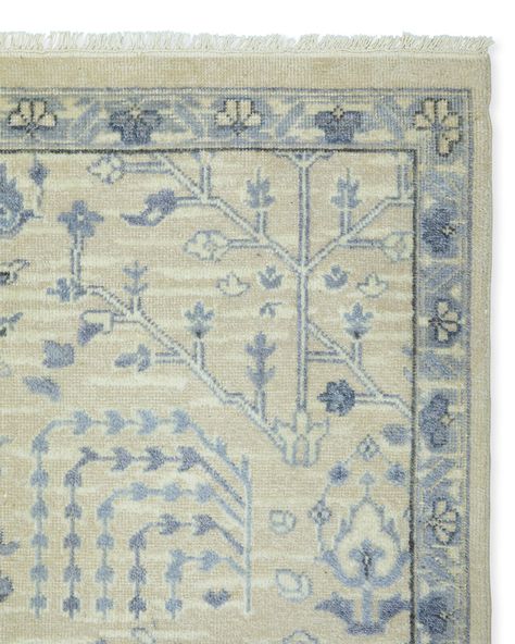 Coastal Rug, Rug Guide, Serena And Lily, Serena & Lily, Knotted Rug, Home Rugs, Book Set, Wool Area Rugs, Hand Knotted Rugs