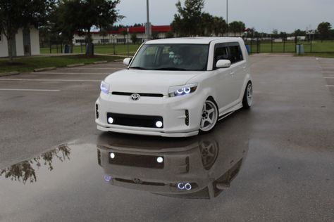 Scion Xb Custom, Toyota Scion Xb, Mom Vibes, Scion Xb, Kia Soul, Super White, Future Goals, Pretty Cars, Soccer Mom