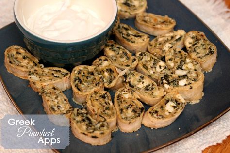 Greek Pinwheel appetizers Food For Winter, Superbowl Foods, Puppy Bowl, Awesome Appetizers, Pinwheel Appetizers, Delicious Appetizers, Winter Parties, Greek Dishes, Entertaining Recipes