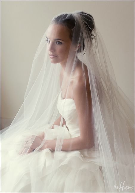 uzun duvak www.dugun.com Veil With Updo, Photo Idea Wedding, Cathedral Veil With Blusher, Veil With Blusher, Cathedral Length Veil, Idea Wedding, Blusher Veil, Boda Mexicana, Shot Photo