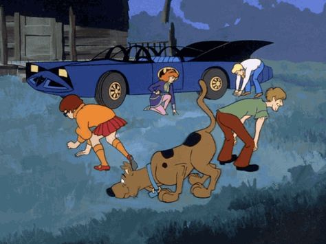 scooby doo animated GIF Psychic Mediums, Saturday Night, Scooby Doo, A Team, Start Up, Social Media Marketing, Funny Pictures, Digital Marketing, Family Guy