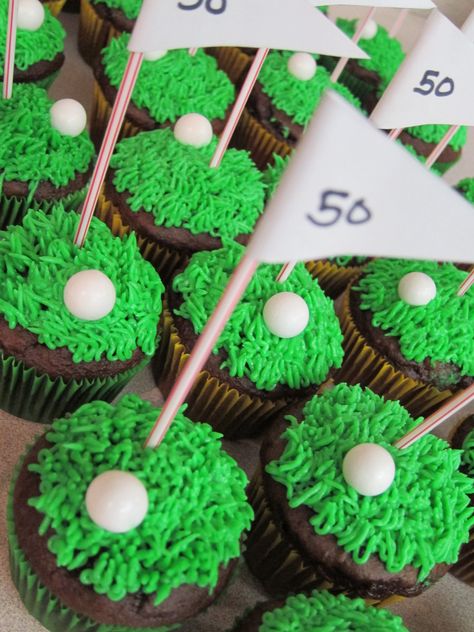 Golf Cupcakes - mini gumball golf balls, Wilton 233 tip for the grass, flags made from coffee stirrers and paper Mini Golf Party, Masters Party, Golf Cupcakes, Fathers Day Cupcakes, Golf Birthday Cakes, Golf Theme Party, Golf Cake, Golf Birthday Party, Fathers Day Cake