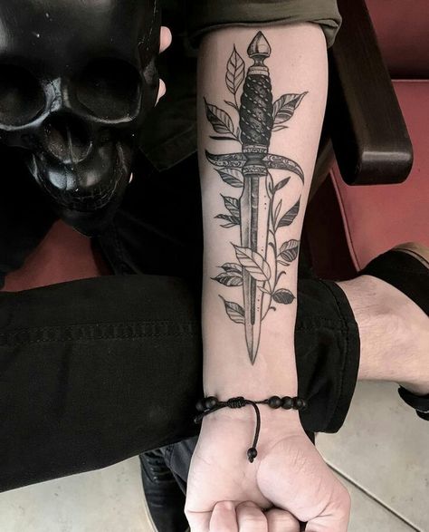 Dagger Tattoos, Tropical Tattoo, Serpent Tattoo, Knife Tattoo, Tattoo Flowers, Flowers Tropical, 4 Tattoo, Geniale Tattoos, Dagger Tattoo