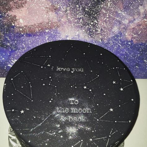 Constellation cake " I love you to the moon & back " Moon Bday Cake, Moon Cake Aesthetic, Moon Cake Ideas, Astronomy Cake, Constellation Cake, Decorating Desserts, Cake For Boyfriend, 30 Cake, Candy Birthday Cakes