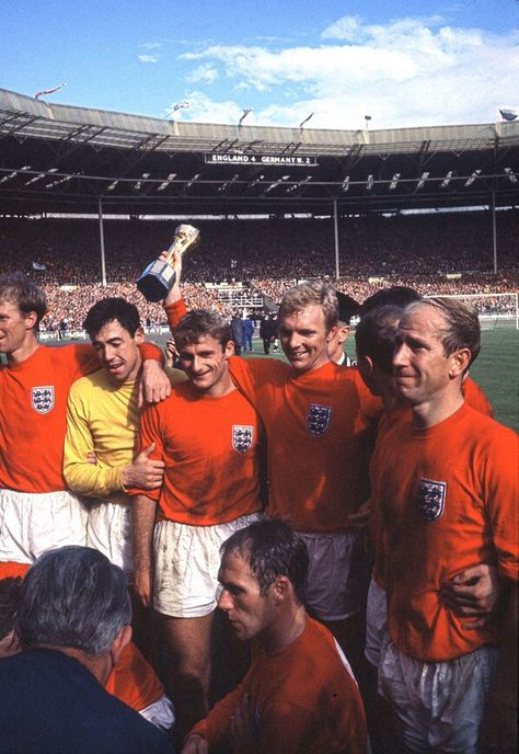 England 1966 World Cup Team 1966 World Cup Final, English Football Teams, England Football Players, Bayer Munich, England National Football Team, England Team, Bobby Moore, 1966 World Cup, Sporting Legends