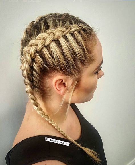 Khloe Kardashian inspired braids created by Jess Khloe Kardashian Braids, French Box Braids, Kardashian Braids, Khloe Kardashian Hair, Kloe Kardashian, Kid Hair, Boxer Braids, Sophisticated Hairstyles, Instagram Hairstyles