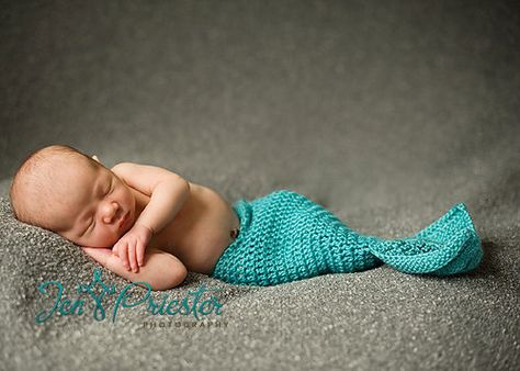 Yes I want to make a mermaid tail for my baby girl Newborn Mermaid Costume, Mother Status, Newborn Mermaid, Mermaid Photo Props, Photo Suit, Girls Mermaid Tail, Crochet Mermaid Tail, Mermaid Photos, Mermaid Baby