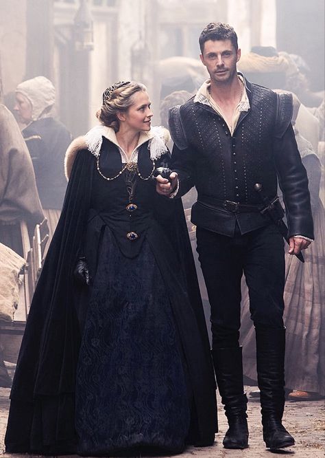 Matthew William Goode, British Tv Mysteries, Classic Work Outfits, Discovery Of Witches, Couple Cosplay, Matthew Goode, Teresa Palmer, Character Inspiration Male, The Last Kingdom