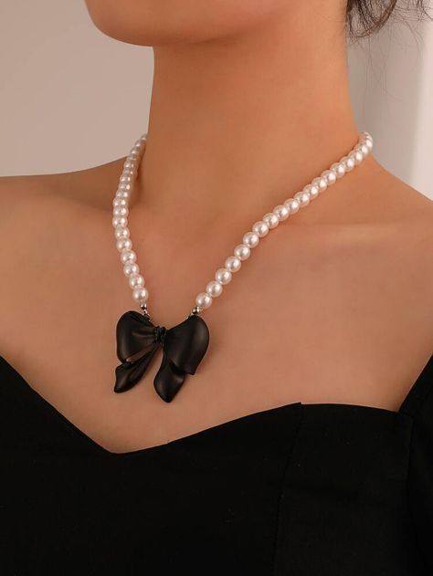 Bow & Faux Pearl Decor Necklace | SHEIN USA Diy Jewelry Making Tutorials, Designer Hair Accessories, Pretty Jewelry Necklaces, Diy Jewelry Unique, Beaded Necklace Diy, Pearl Decor, Easy Diy Jewelry, Handmade Jewelry Tutorials, Handmade Fashion Jewelry