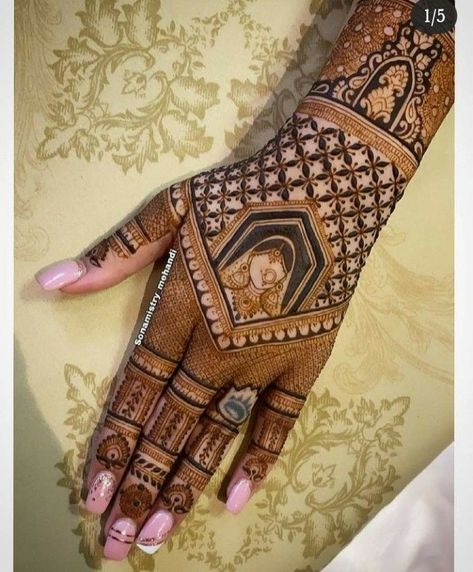 Mehendi Design For Wedding, Mehandi Wedding, Trending In 2023, 2023 Weddings, Design For Wedding, New Bridal Mehndi Designs, Bridal Mehendi Designs Hands, Mehndi Designs Bridal Hands, Mehndi Design Pictures