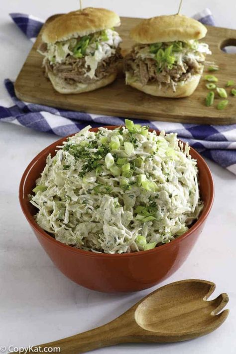 Make Coleslaw, Southern Coleslaw, Pork Barbecue, Coleslaw Dressing, Homemade Coleslaw, Cole Slaw, Copykat Recipes, Slaw Recipes, Coleslaw Recipe