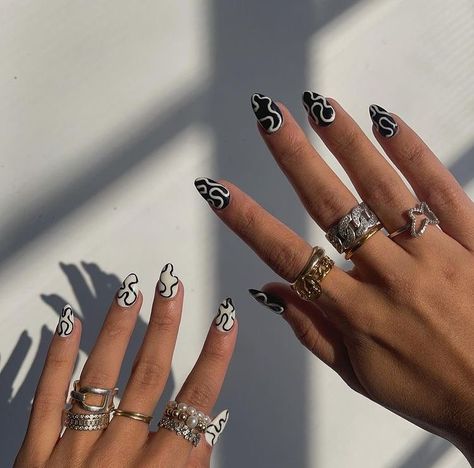 Nail Design Glitter, 2023 Nails, 2024 Nails, Edgy Nails, Minimal Nails, White Nail, Nail Bar, Minimalist Nails, Dream Nails