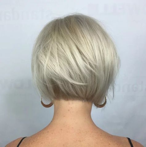 Angled Bob With Layers And Bangs, Blonde Balayage Bob, Short Blonde Bobs, Cute Short Haircuts, Bob Hairstyles For Fine Hair, Short Layered Haircuts, Very Short Hair, Penteado Cabelo Curto, Short Blonde