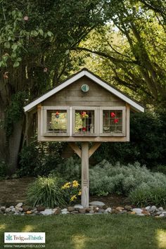 Bird Feeder Platform, Diy Bird Table, Bird Shelters For Winter, Outdoor Bird Feeder Station, Bird Feeding Station Ideas Diy, Bird Sanctuary Ideas Backyards, Bird Garden Ideas, Bird Feeder Station Ideas, Bird Feeders Diy