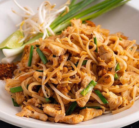 Pad Thai Ingredients, Marion Grasby, Asian Noodle Dishes, Marion's Kitchen, Pad Thai Sauce, Tasty Thai, Pad Thai Recipe, Recipes Asian, Thai Cooking