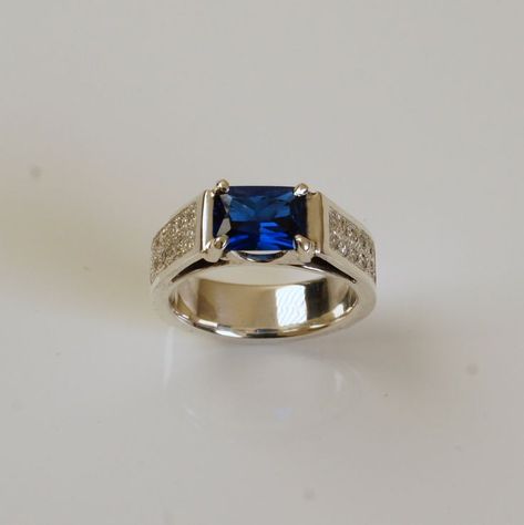 Sapphire Ring Designs, Mens Ring Designs, Gents Ring, Diamond Earrings Design, Mens Gemstone Rings, Silver Handmade Jewelry, Handmade Jewelry Ring, Emerald Gem, Blue Stone Ring