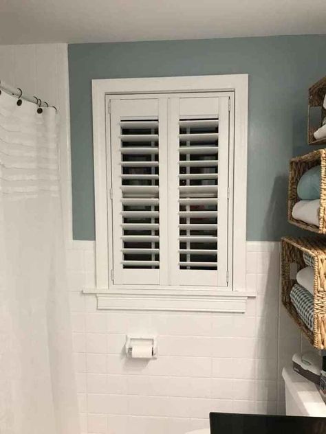 Bathroom Window Treatments Privacy Ideas Master Bath, Privacy Bathroom Window, Bathroom Window Shutters, Modern Bathroom Window Treatments, Small Bathroom Window Curtains, Window Treatments Bathroom, Small Bathroom Window Treatments, Bathroom Window Ideas, Bathroom Window Privacy