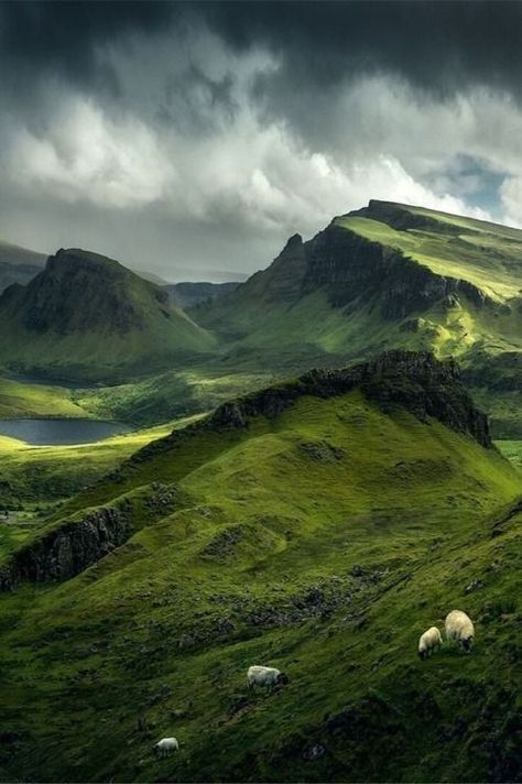 Scotland Landscape, Rock Photography, Skye Scotland, Ireland Landscape, Its A Mans World, Scotland Highlands, Scottish Landscape, Clear Lake, Nightlife Travel