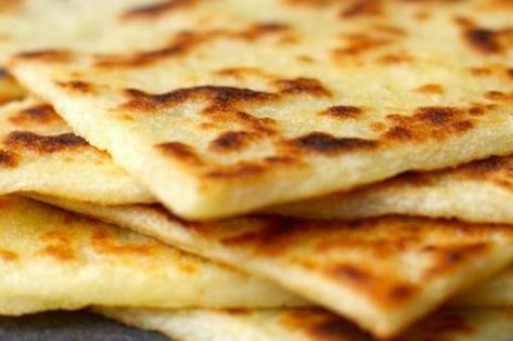 Potato Scones Recipe, Cheesy Flatbread, Ravneet Gill, Easy Irish Recipes, Irish Potato Bread, Irish Recipes Appetizers, Irish Appetizers, Potato Scones, Tattie Scones