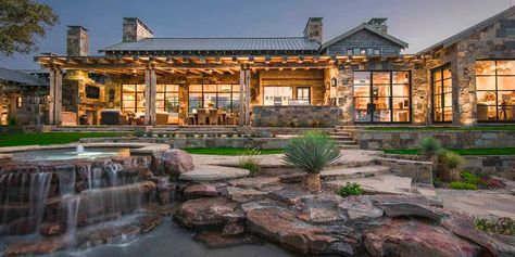 The 50 Most Popular Homes Featured On One Kindesign for 2021 Modern Ranch House, Luxury Ranch, Ranch House Designs, Hill Country Homes, Contemporary Building, Modern Ranch, Ranch Style Homes, Ranch Style Home, Rustic Living