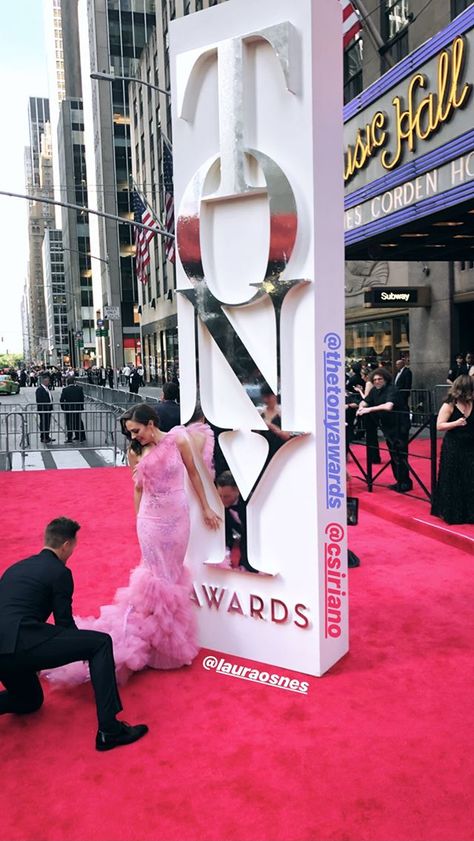 Tony Award Aesthetic, Tony Awards Aesthetic, Tony Awards Party, Dream Bored, Here's To The Fools Who Dream, Theatre Aesthetic, Award Speech, Laura Osnes, Dream Roles