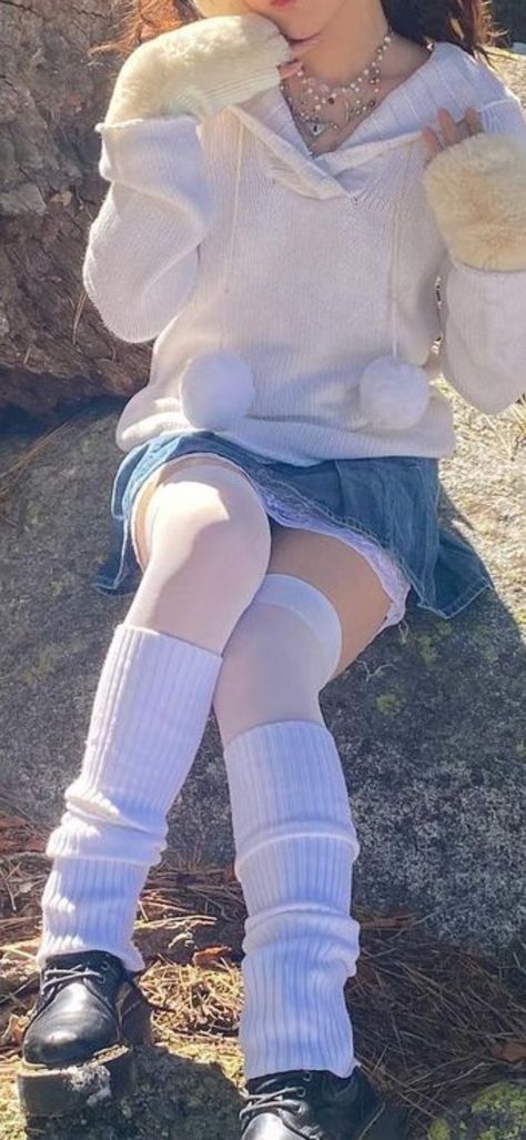 White Thigh Highs Outfit, Cute Outfits With Long Socks, Thick Thigh High Socks Outfit, Knee High Sock Outfits, White Thigh High Socks Outfit, Long White Socks Outfit, Thigh High Socks Outfit, Coquette Outfits, Y2k Fits