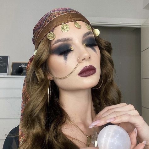 Dark Fortune Teller Makeup, Fortune Teller Costume Aesthetic, All Hallows Eve Ren Fest, Ren Faire Fortune Teller, Fortune Teller Outfit Ideas, Fortune Teller Costume Ideas, Fortune Teller Aesthetic Outfit, Oracle Costume, Aesthetic Makeup Videos