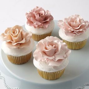 Love In Bloom, Cupcake Cake Designs, Rose Cupcakes, Flower Cupcakes, Cupcake Cake, Pumpkin Cake, Wedding Cupcakes, Savoury Cake, Cake Decorating Tips