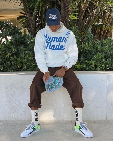 Pharrell Williams su Instagram: "@adidasoriginals #adidasSuperstar" Pharell Outfits, Antwon Tanner, Collab Adidas, Pizza Hoodie, Positive Hoodie, Sportswear Outfits, Kicks Shoes, Adidas Originals Superstar, Streetwear Sneakers