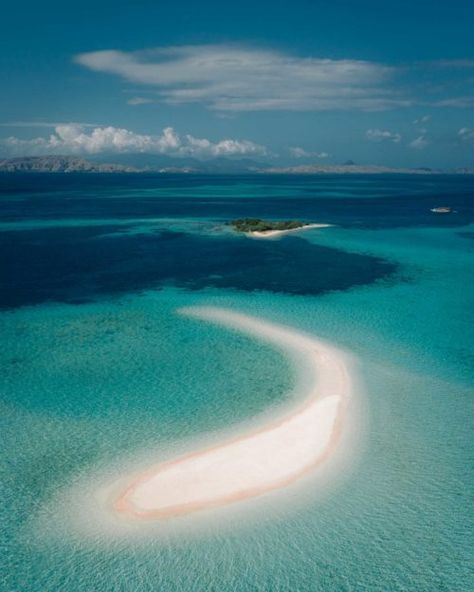 Labuan Bajo, Bali Guide, Komodo National Park, Komodo Island, Travel Vibes, Teaching English Online, Sailing Trips, Labuan, Bigger Boat