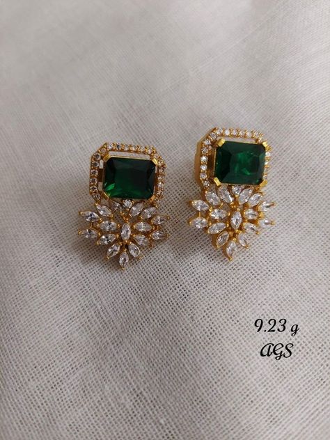 Pearl Jhumkas Gold Indian Jewelry, Emrald Beeds Jewellery, Black Beads Earrings Gold Studs, Simple Jewellery Design Indian, Emerald Earrings Indian, Gold Studs Earrings Indian, Small Earrings Gold, Gold Jewelry Outfits, Gold Earrings Models