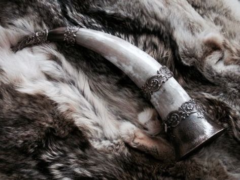 Ziu's battle horn | The North Realm Echo Kom Azgeda Aesthetic, Heathen Aesthetic, Asatru Aesthetic, Wildling Aesthetic, Viking Aesthetic Male, Ragnar Aesthetic, Feral Aesthetic, Viking Aesthetic, Susan Pevensie