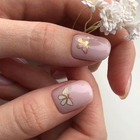 Natural Butterfly Nails, Small Butterfly Nail Art, Butterfly Nails Gold, Nails 2023 Butterfly, Nude Nails With Butterflies, Simple Butterfly Nail Designs, Nails With Butterfly Stickers, Easy Butterfly Nails, Nail Art Butterfly Design