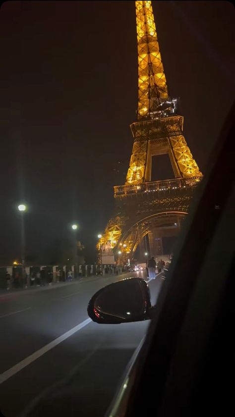 Paris, Eiffel Tower, car Paris Late Night, Iron Lady, Eiffel Tower At Night, Night Drive, Black Pink Background, Paris Style, Late Night Drives, Car Driving, Paris At Night