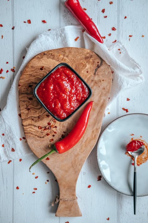 Quick and easy sweet chilli jam Chilli Sauce Photography, Food Savoury, Masakan Malaysia, Spices Photography, Chilli Jam, Food Texture, Food Banner, Sweet Chilli Sauce, Vegan Sausage