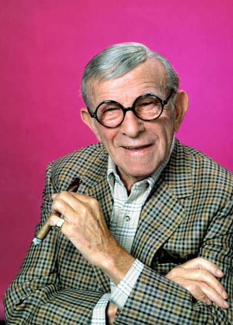 George Burns. Born 20 January 1896, New York City. Died 9 March 1996, Beverly Hills, California. George Burns, Abba, Funny People, Good Old, Classic Hollywood, Famous People, Comedians, Movie Stars, Actors & Actresses